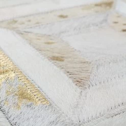 Kayoom Tapis en peau Spark 410 - Cuir véritable - Doré - 150 x 80 cm 13 Kayoom Tapis en peau Spark 410 - Cuir véritable - Doré - 150 x 80 cm -Tapis Soldes Boutique 1000171681 190506 11223100257 GALLERYIMAGES P000000001000171681