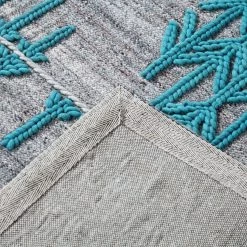 Top Square Tapis en laine Gothic Lines - Coton / Polyester - Turquoise 9 Top Square Tapis en laine Gothic Lines - Coton / Polyester - Turquoise -Tapis Soldes Boutique 1000230690 210413 12353300048 DETAILS P000000001000230690