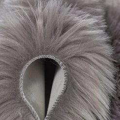 Andiamo Tapis en fourrure Ovium - Acrylique / Polyester - Taupe 12 Andiamo Tapis en fourrure Ovium - Acrylique / Polyester - Taupe -Tapis Soldes Boutique 1000235642 211201 14215700273 DETAILS P000000001000235642