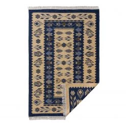 Sehrazat Tapis réversible Tulum 9920 - Coton / Polyester - Beige / Bleu foncé - 70 x 140 cm 13 Sehrazat Tapis réversible Tulum 9920 - Coton / Polyester - Beige / Bleu foncé - 70 x 140 cm -Tapis Soldes Boutique 1000238298 210113 10533100599 DETAILS P000000001000238298