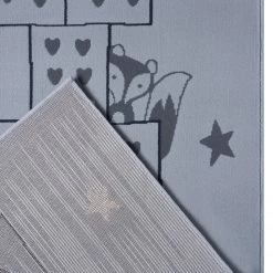 Hanse Home Tapis enfant Jump - Polypropylène - Gris 7 Hanse Home Tapis enfant Jump - Polypropylène - Gris -Tapis Soldes Boutique 1000250450 210521 08300600003 DETAILS P000000001000250450