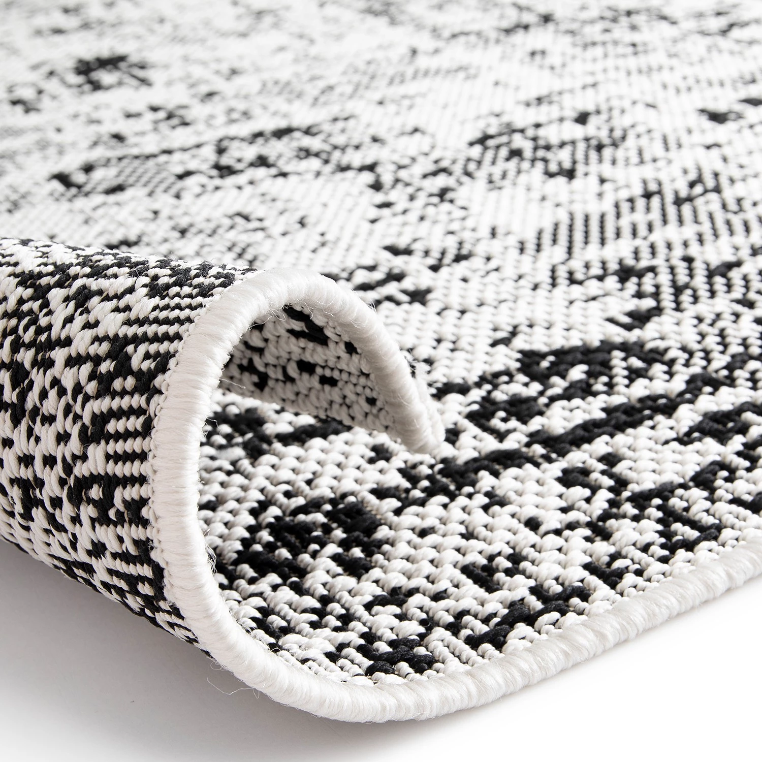 Top Square Tapis intérieur / extérieur Dream - Fibres synthétiques - Blanc / Noir 8 Top Square Tapis intérieur / extérieur Dream - Fibres synthétiques - Blanc / Noir – Image 6