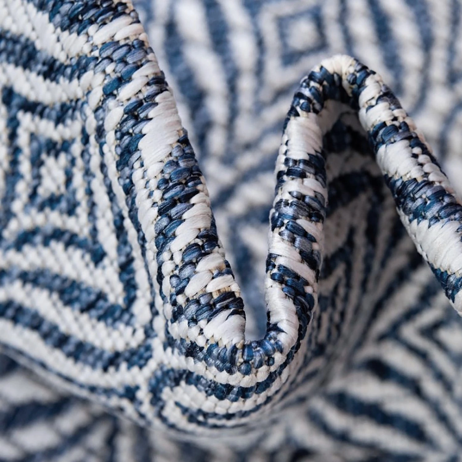 Top Square Tapis intérieur / ext. Cloud Crosses IV - Polypropylène - Bleu marine - 150 x 245 cm 9 Top Square Tapis intérieur / ext. Cloud Crosses IV - Polypropylène - Bleu marine - 150 x 245 cm – Image 7