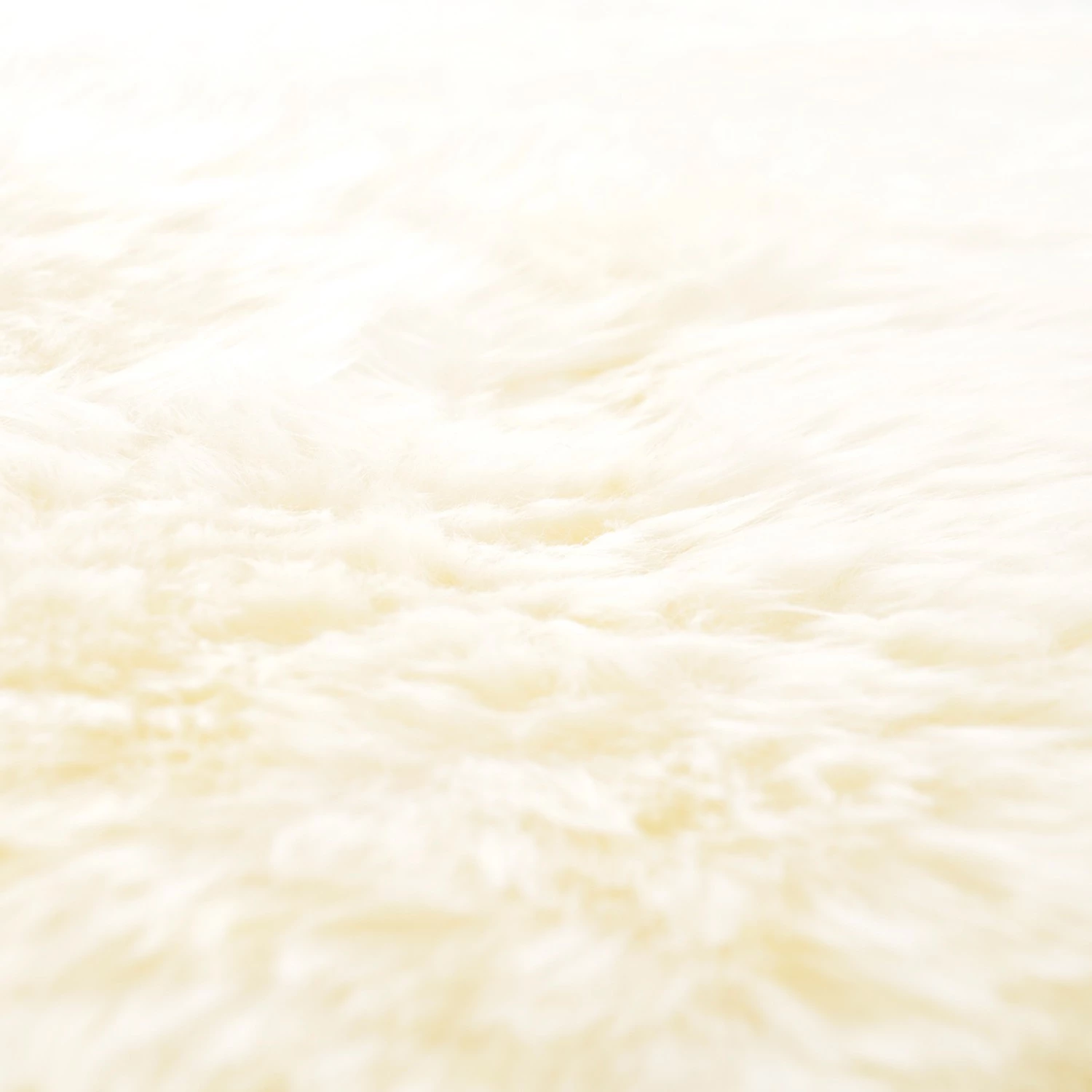 THEKO die markenteppiche Tapis en peau Maeh - Fourrure d’agneau - Crème - 100 x 68 cm 4 THEKO die markenteppiche Tapis en peau Maeh - Fourrure d’agneau - Crème - 100 x 68 cm – Image 2