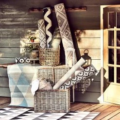 Butlers Tapis extérieur COLOUR CLASH DREIECKE - Polypropylène / Matériaux recyclés - Bleu pastel -Tapis Soldes Boutique 1000338249 220228 021 MOOD DETAILS P000000001000338249 mood