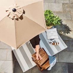 Butlers Tapis int. / ext. STREIFEN I - Polypropylène / Matériaux recyclés - Gris -Tapis Soldes Boutique 1000338250 220228 021 MOOD DETAILS P000000001000338250 mood