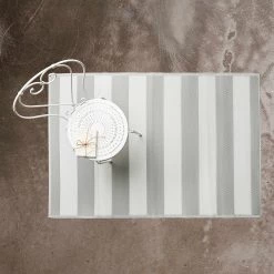 Butlers Tapis int. / ext. STREIFEN I - Polypropylène / Matériaux recyclés - Gris -Tapis Soldes Boutique 1000338250 220228 022 MOOD DETAILS P000000001000338250 mood