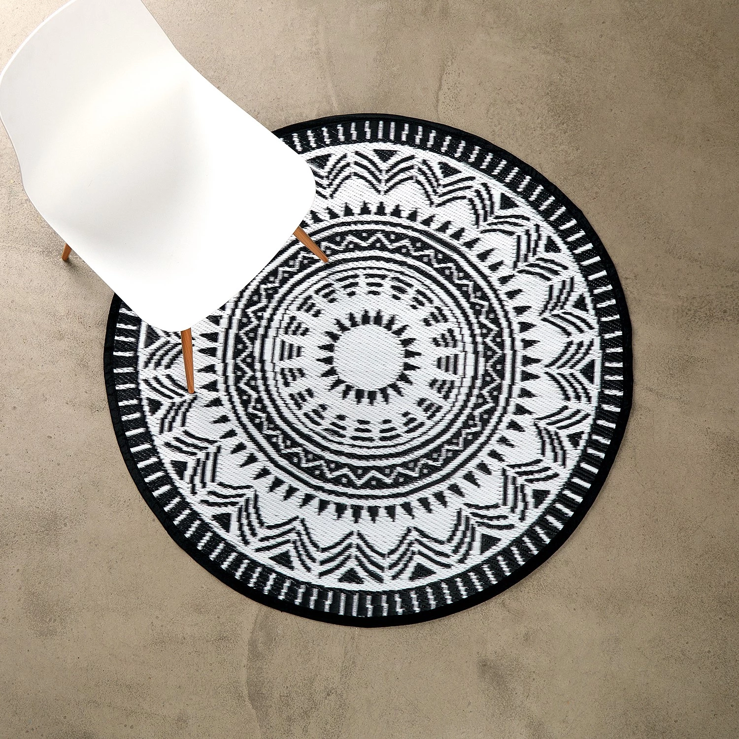 Butlers Tapis int. / ext. Color Clash II - Polypropylène - Noir / Blanc 4 Butlers Tapis int. / ext. Color Clash II - Polypropylène - Noir / Blanc – Image 2