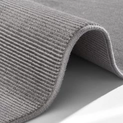 ELLE DECORATION Tapis de couloir Alagnon - Viscose / Polyester - Gris lumineux 7 ELLE DECORATION Tapis de couloir Alagnon - Viscose / Polyester - Gris lumineux -Tapis Soldes Boutique 1000340684 220401 040 DETAILS P000000001000340684