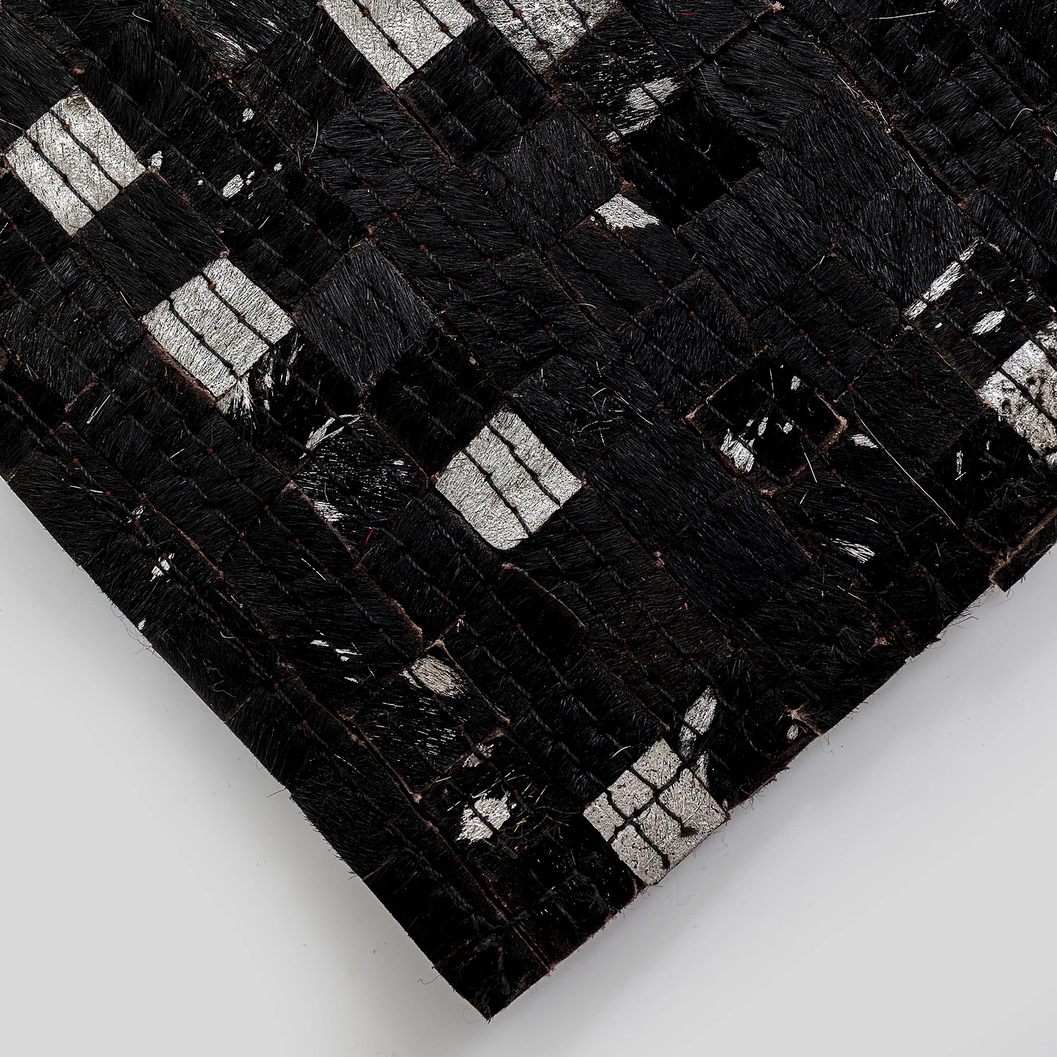 Kare Design Tapis en peau Glorious - Peau de vache / Laine - Noir 6 Kare Design Tapis en peau Glorious - Peau de vache / Laine - Noir – Image 4