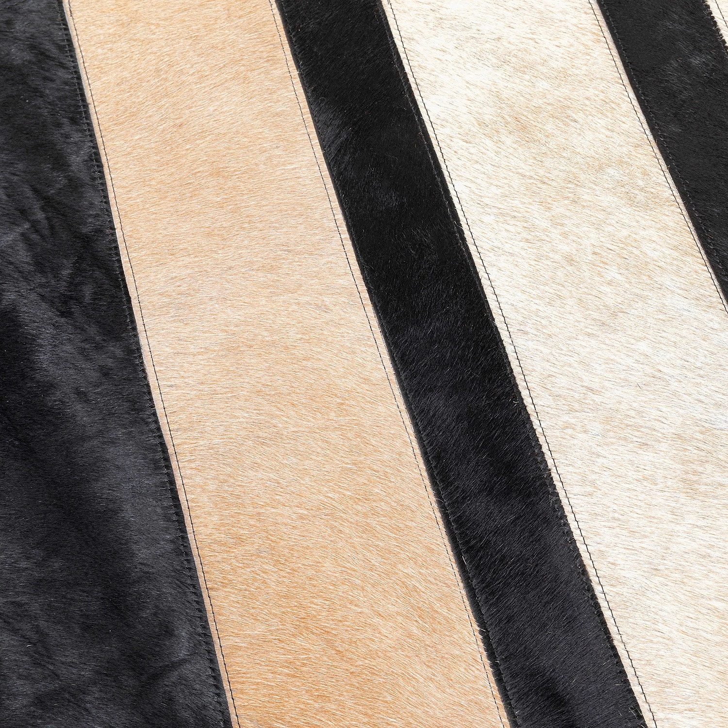 Kare Design Tapis en peau Modern Inca - Peau de vache / Laine - Noir / Multicolore 9 Kare Design Tapis en peau Modern Inca - Peau de vache / Laine - Noir / Multicolore – Image 7