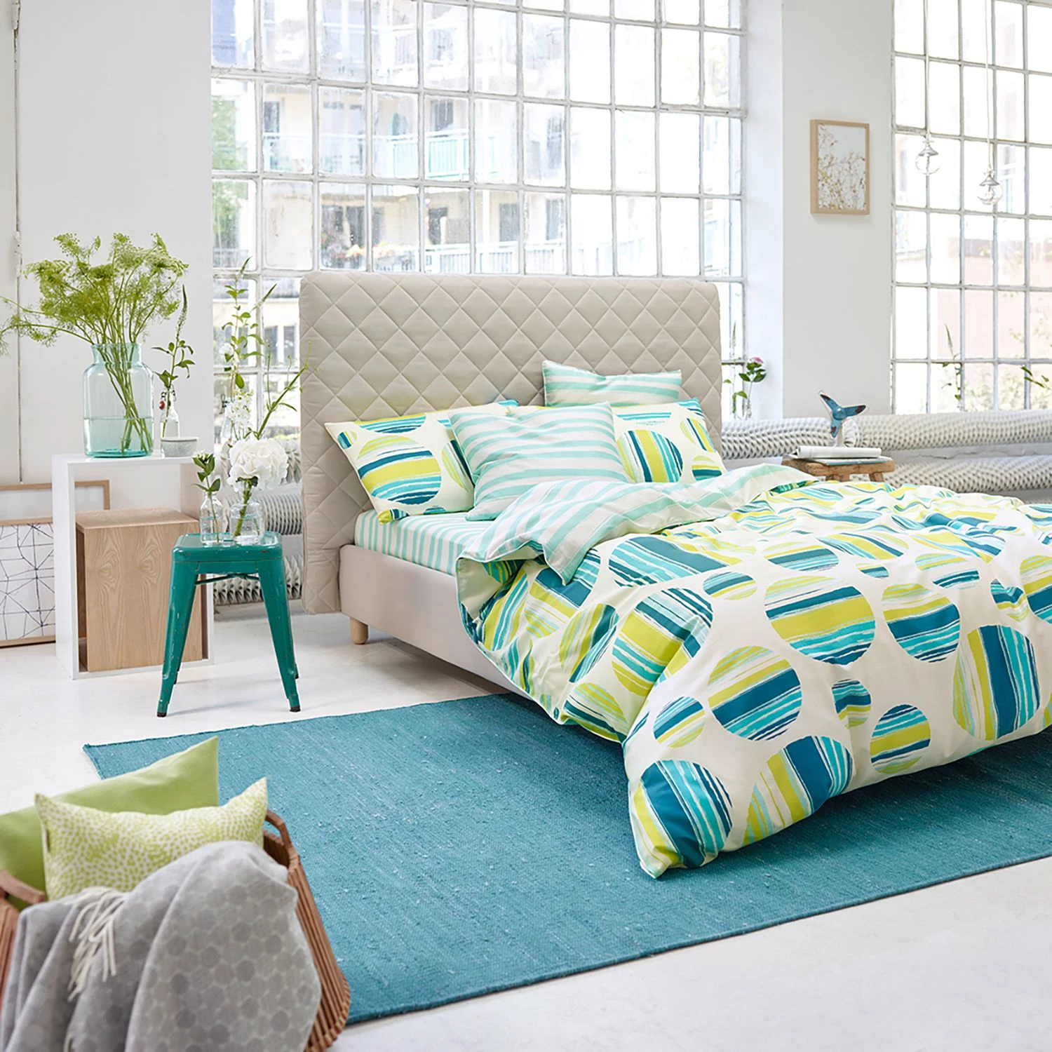 Esprit Home Tapis Rainbow Kelim - Coton - Bleu pétrole - 80 x 150 cm 5 Esprit Home Tapis Rainbow Kelim - Coton - Bleu pétrole - 80 x 150 cm – Image 3